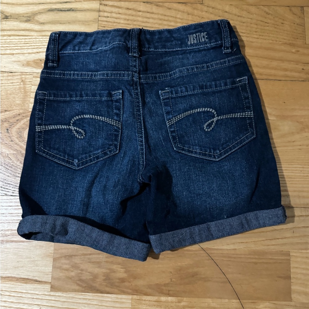 Justice short for girl.  Size 10.  Good condition.